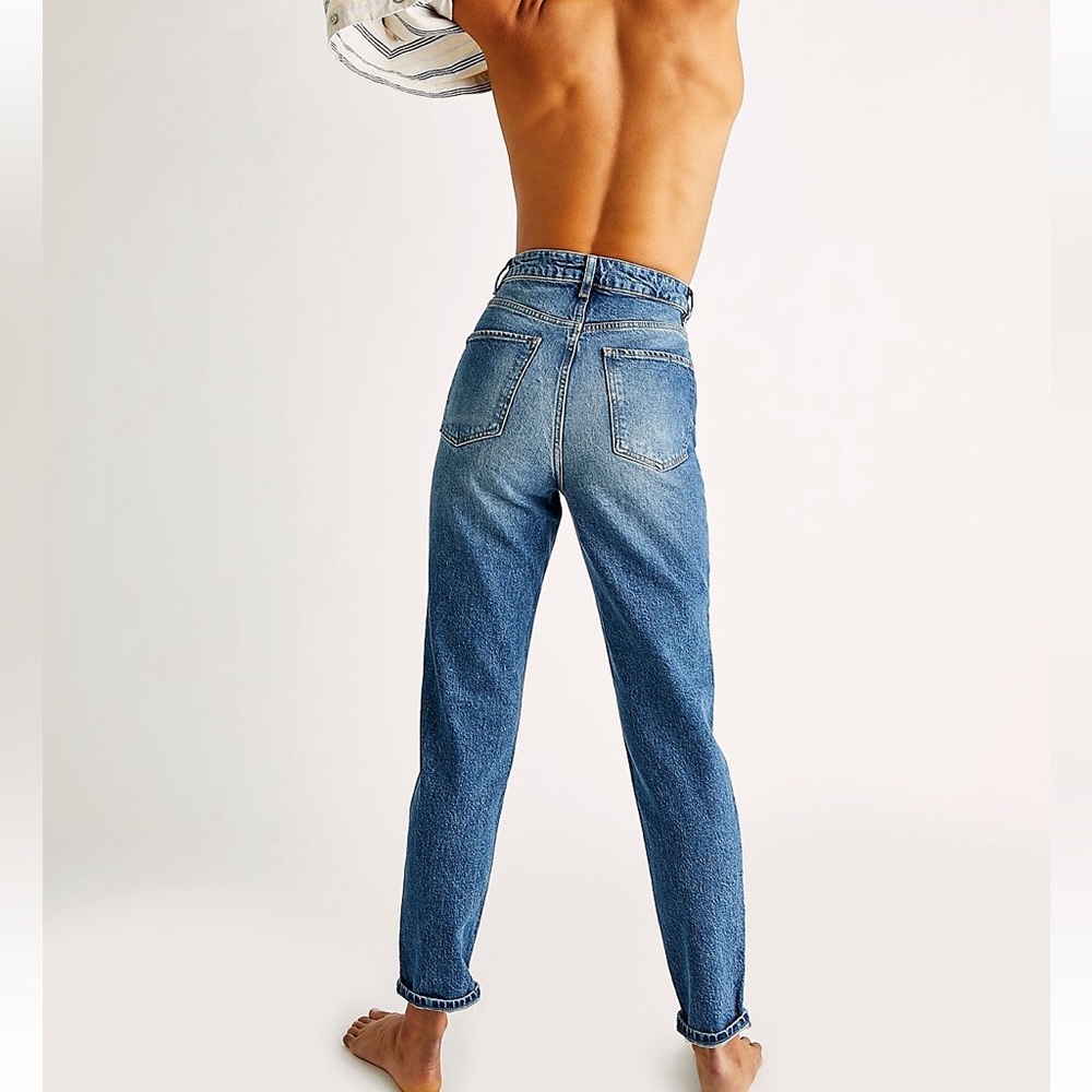 FREE PEOPLE zuri mom jeans NWT 26